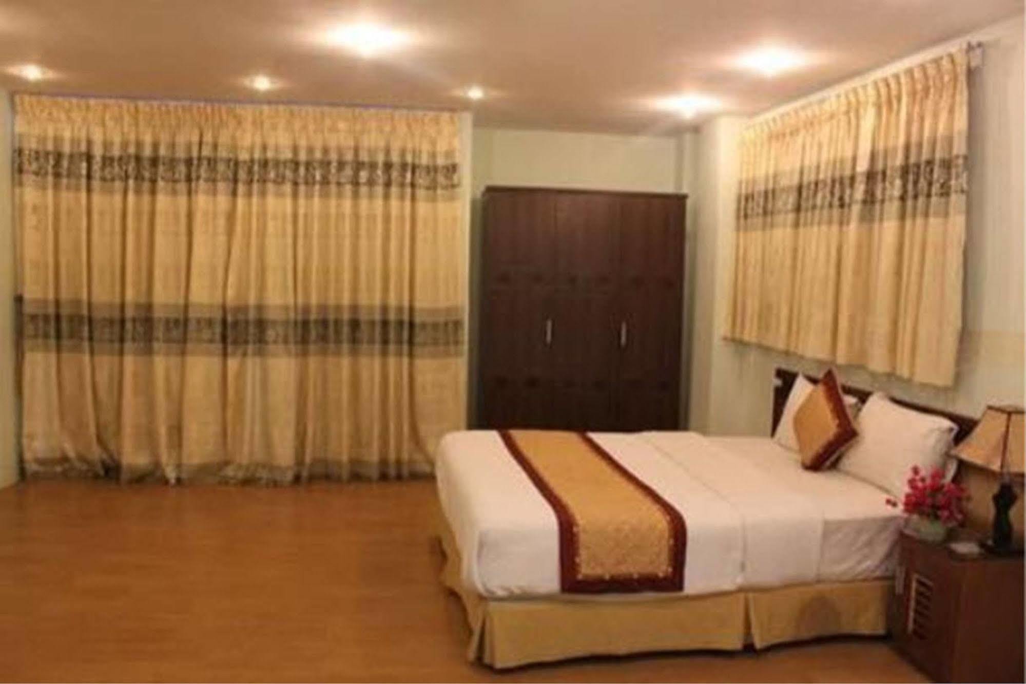 A25 Hotel - 46 Chau Long Hanoi Kültér fotó